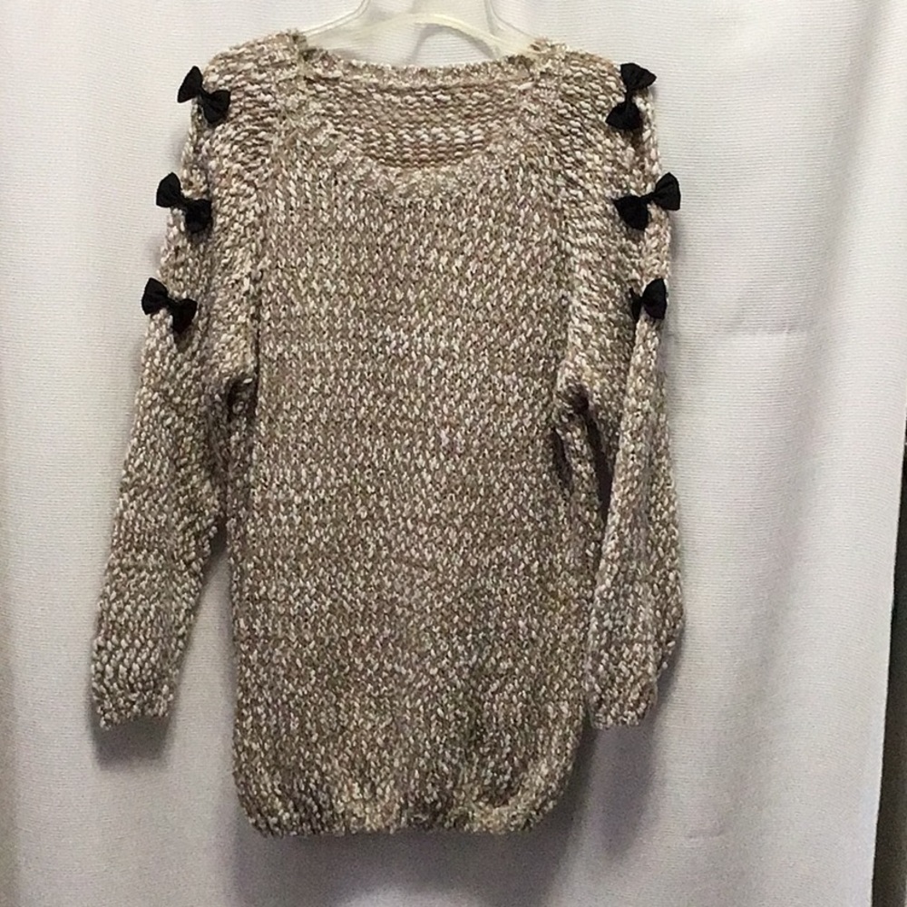 Sweater super soft bow detail